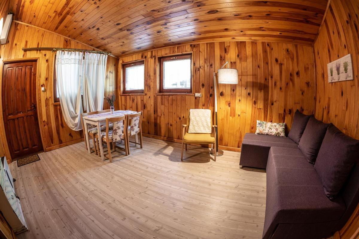 Hotel Aura Grotniki à Grotniki  Extérieur photo